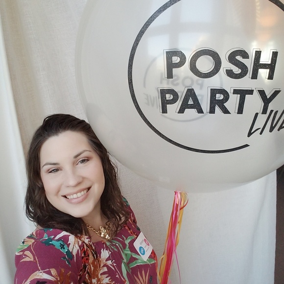 Meet your Posher, Whitney - Picture 6 of 7